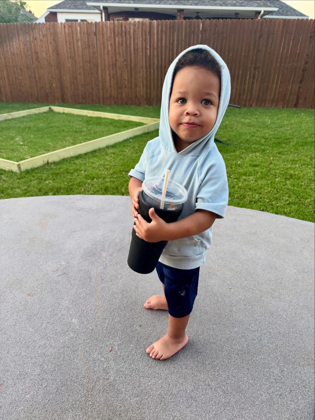 Toddler Holding Cup Figurine free 3D printable STL