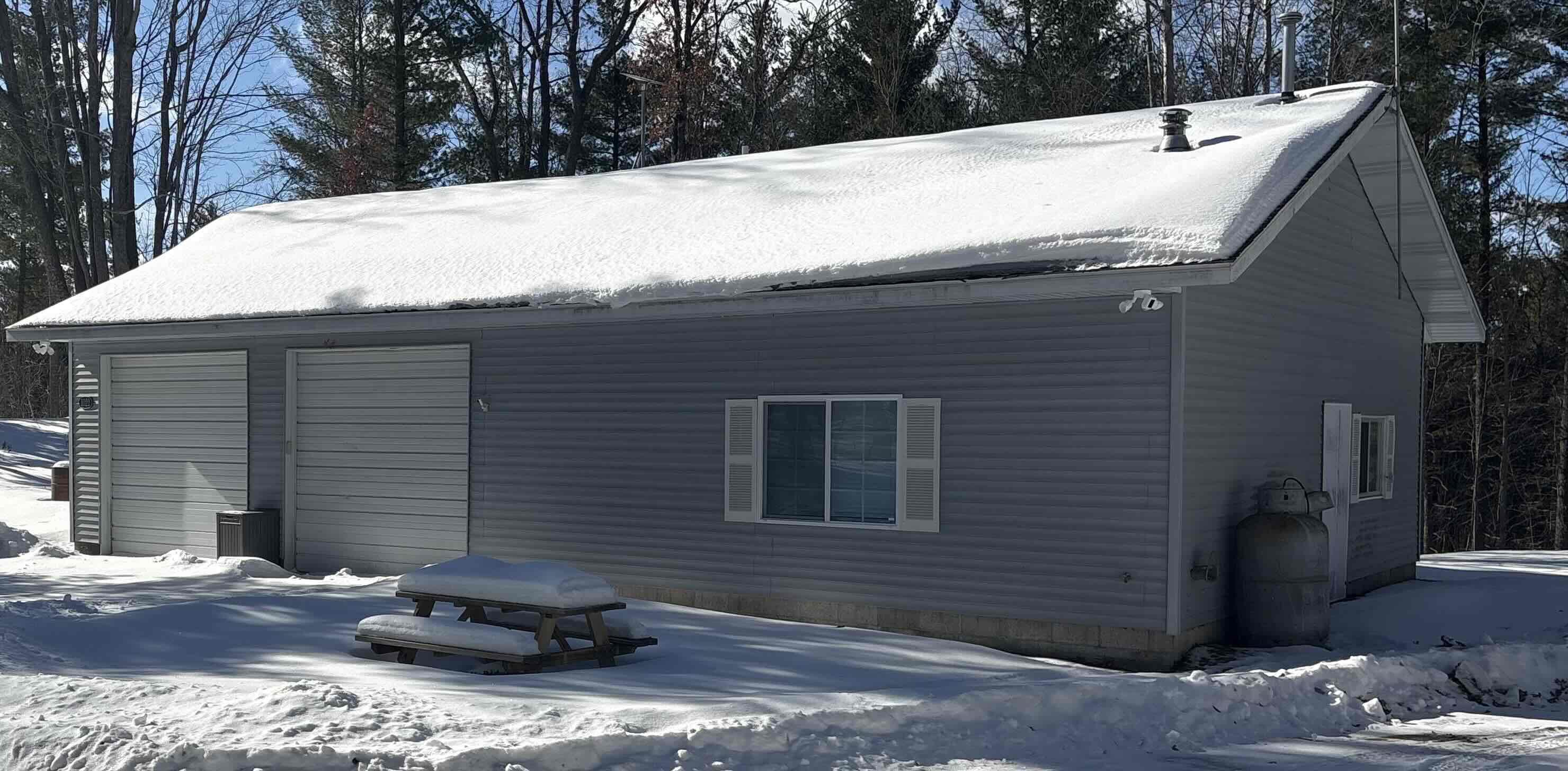 Cozy Snow-Covered Cabin free 3D printable STL
