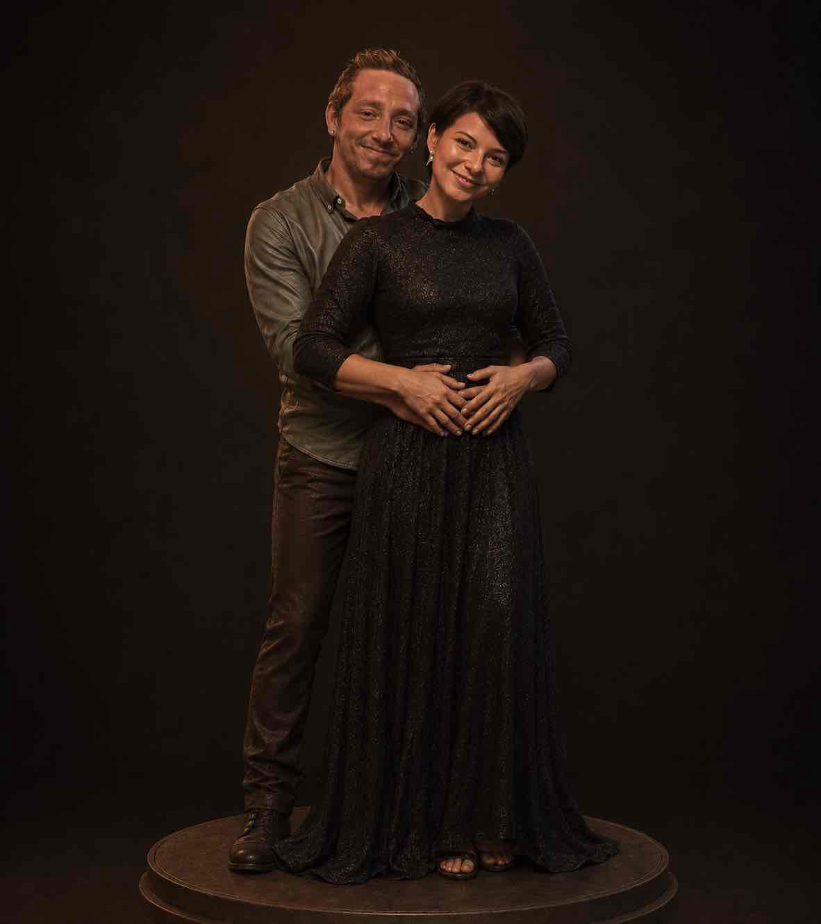 Couple Embracing Sculpture free 3D printable STL