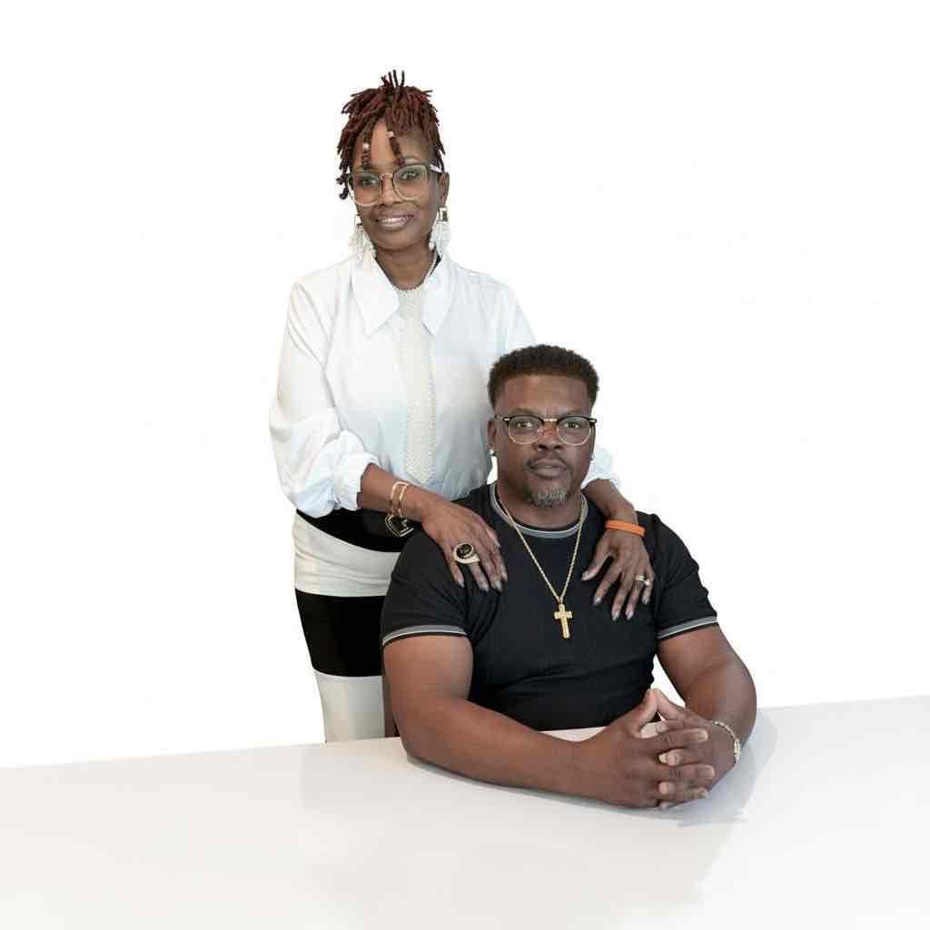 Couple Portrait Standing free 3D printable STL