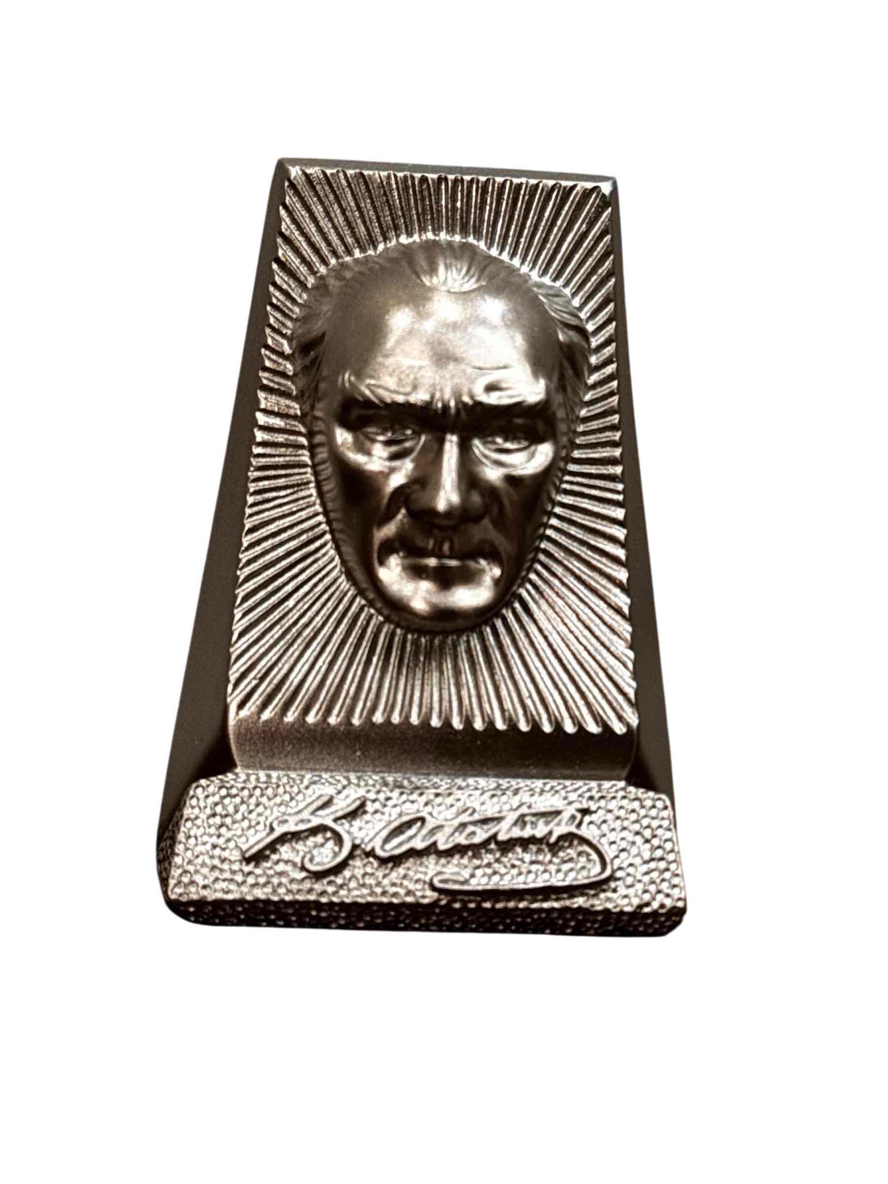 Silver German Officer Statue free 3D printable STL